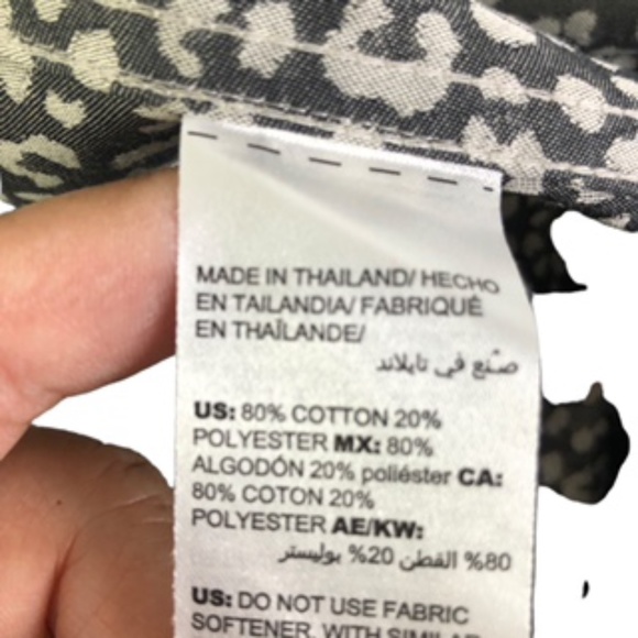 NWT Chico's Animal Print Button Down No Iron Shirt Size 1 - Picture 10 of 12